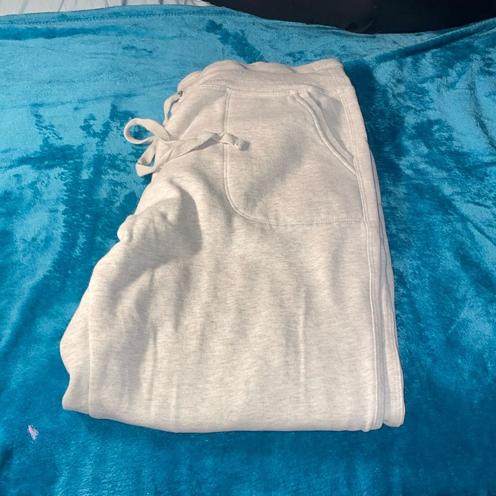 “Oversized” XL Calvin Klein cream sweats
